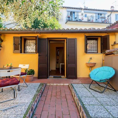 San Frediano Cozy Studio With Private Patio Apartment Florence Luaran gambar