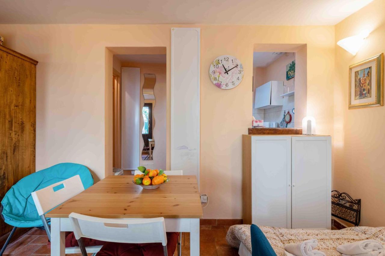 San Frediano Cozy Studio With Private Patio Apartment Florence Luaran gambar