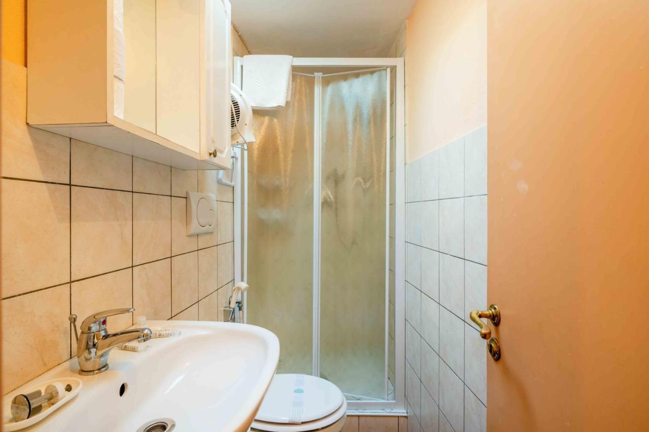 San Frediano Cozy Studio With Private Patio Apartment Florence Luaran gambar