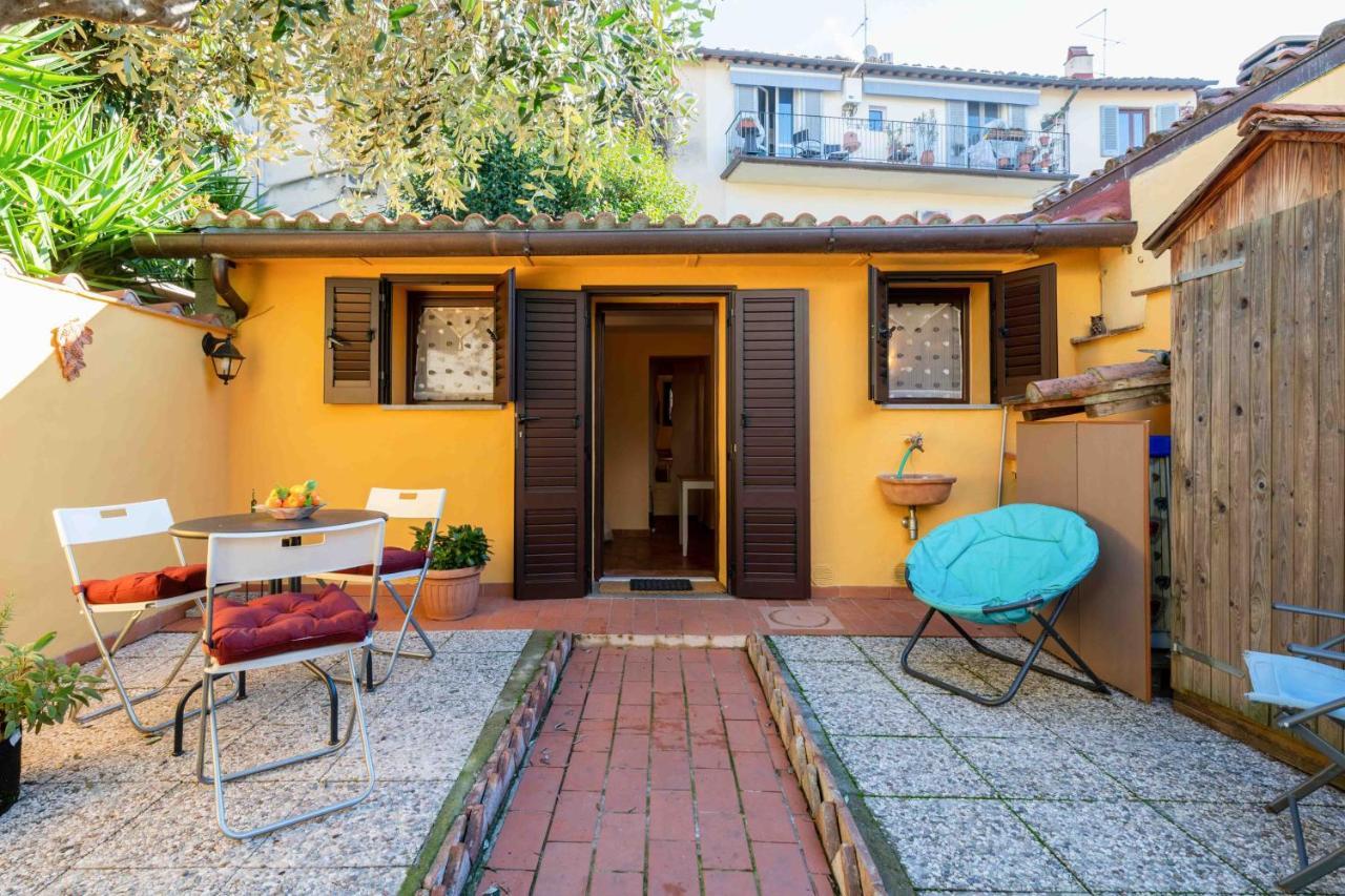 San Frediano Cozy Studio With Private Patio Apartment Florence Luaran gambar